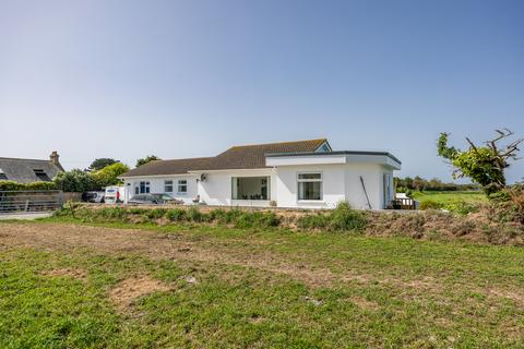 2 bedroom detached house for sale - Route De Plaisance, St. Pierre du Bois, Guernsey
