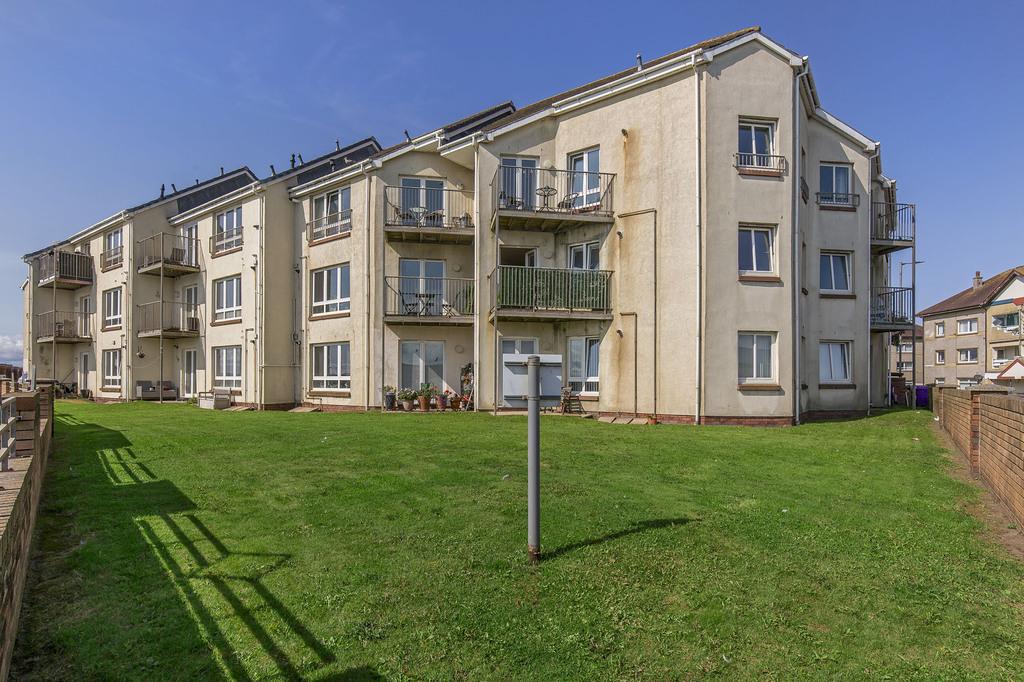Harbour Point, Saltcoats, Ayrshire 2 bed flat for sale £80,000