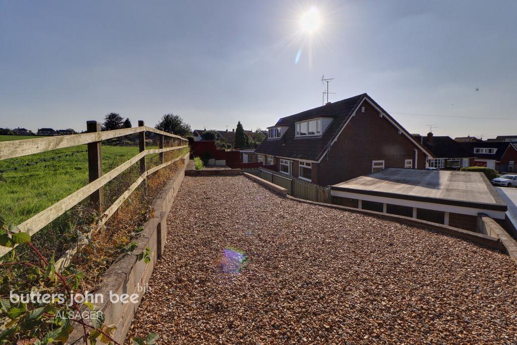 Brown Avenue, Church Lawton 2 bed semidetached bungalow for sale £