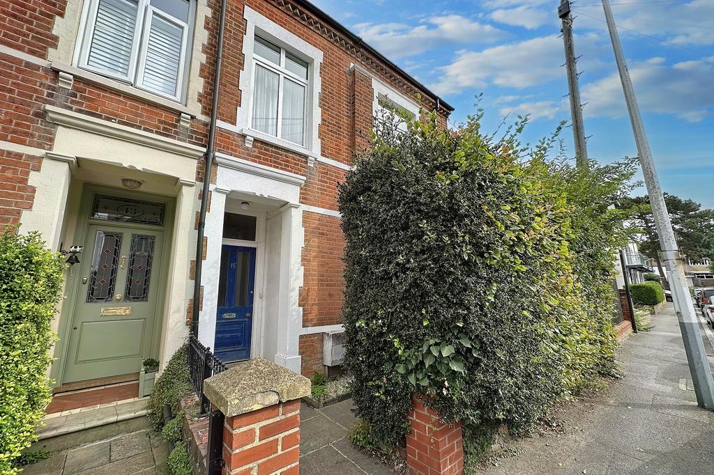 Seabrook Road, Hythe CT21 4 bed semidetached house for sale £440,000