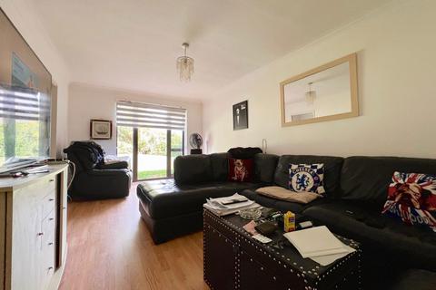 16 Stirling Close, London, SW16 5HH