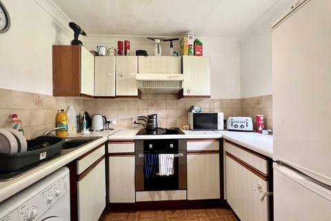 16 Stirling Close, London, SW16 5HH