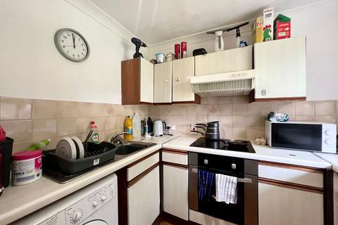 16 Stirling Close, London, SW16 5HH