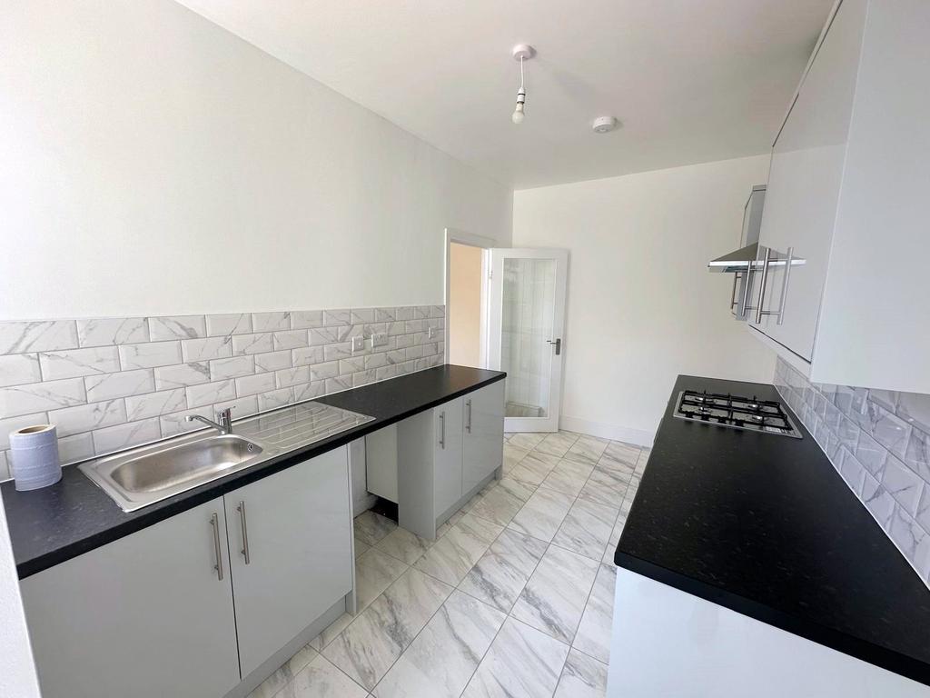 Kitchen (2)