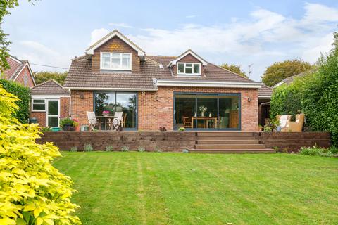 120 Downs Road, South Wonston, Winchester, SO21 3EW