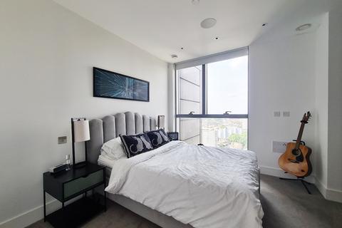 2 bedroom flat to rent, Carrara Tower, 1 Bollinder Place, 250 City Road, London EC1V