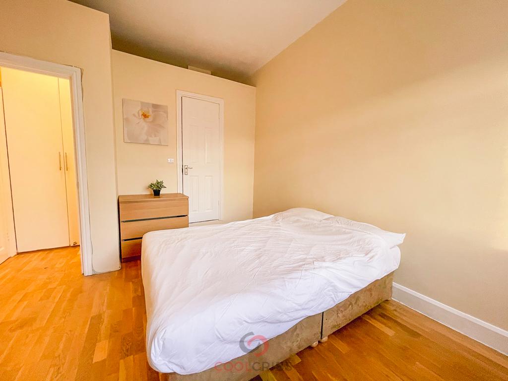 Apartment in London - View 2