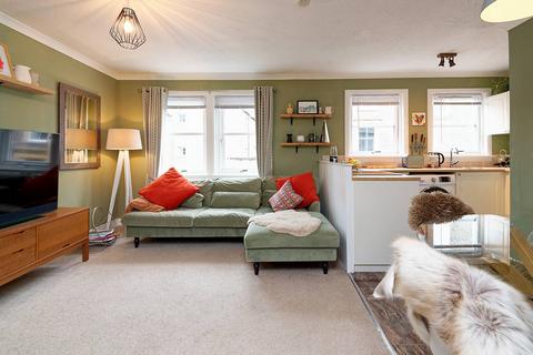 Lanark - 2 bedroom flat for sale