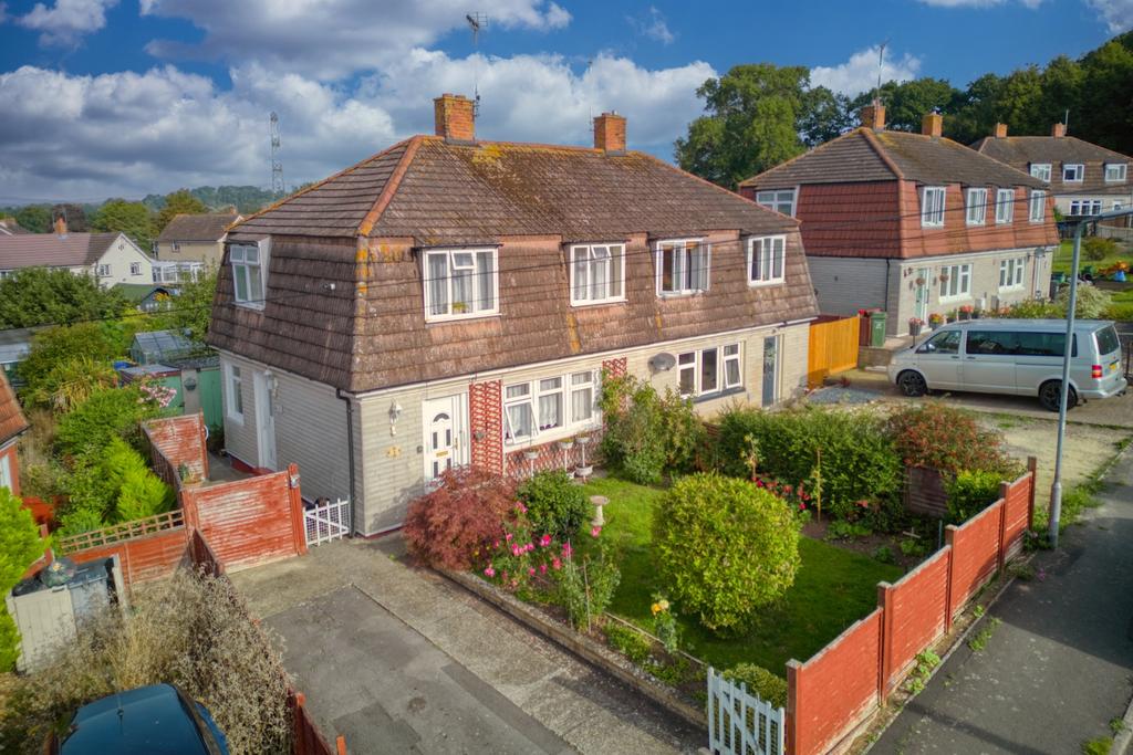 3 Hilly Park, Norton Fitzwarren, Taunton 3 bed semidetached house for