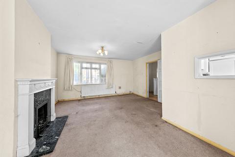 61 Buckingham Road, Richmond, TW10 7EH