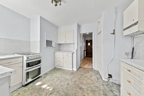 61 Buckingham Road, Richmond, TW10 7EH