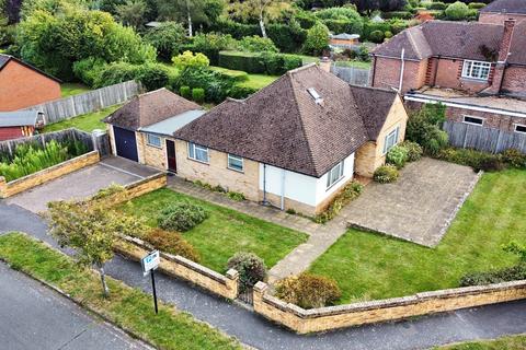 2 bedroom detached bungalow for sale, Walker Road, Maidenhead