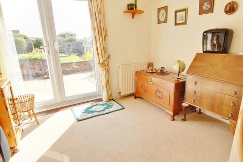 2 bedroom detached bungalow for sale - Hollybank Road, Hythe