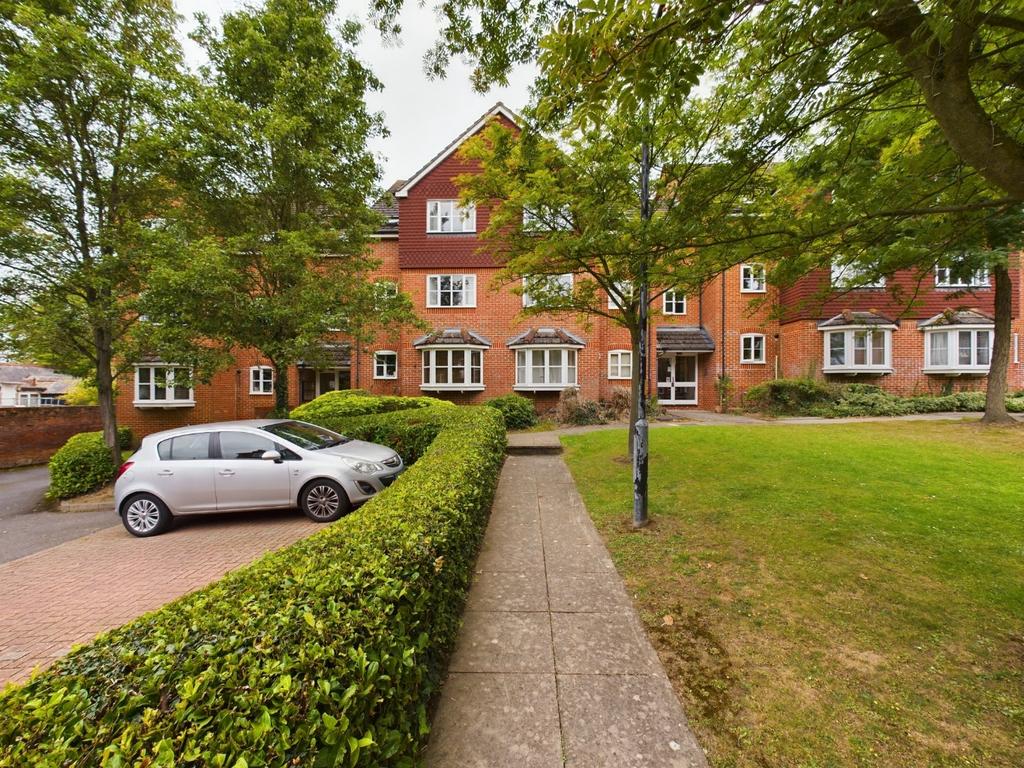 Mallard Court, Swan Close, Rickmansworth 2 bed apartment £375,000