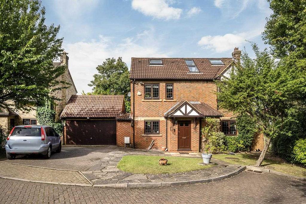 Robin Close, Mill Hill 5 bed detached house for sale £1,200,000
