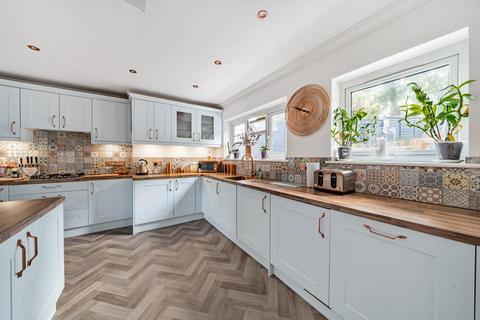 7 Atkinson Close, Headington, Oxford, OX3 9LW