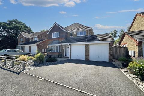 4 bedroom detached house for sale, West Moors