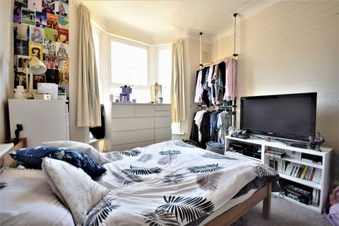 5 bedroom terraced house to rent, Brayards Road, Peckham, SE15