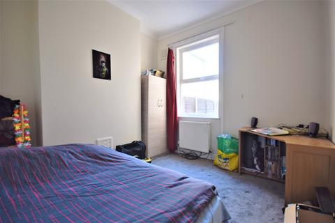 5 bedroom terraced house to rent, Brayards Road, Peckham, SE15