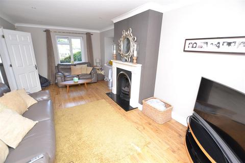 1 Howard Drive, Chelmsford, CM2 6PE