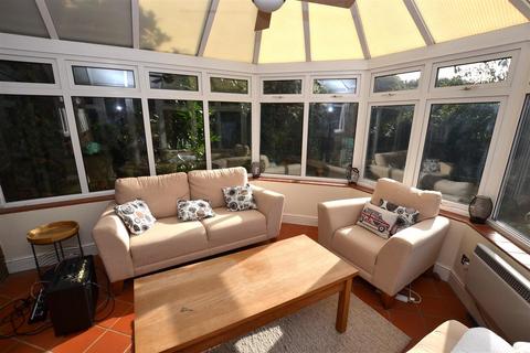 1 Howard Drive, Chelmsford, CM2 6PE