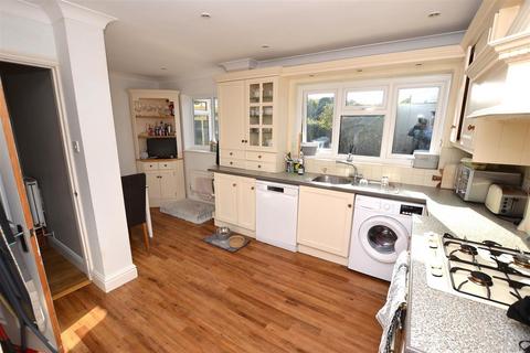 1 Howard Drive, Chelmsford, CM2 6PE