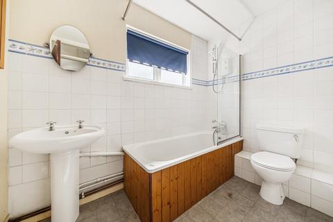 22 Haygreen Close, Kingston Upon Thames, KT2 7TS