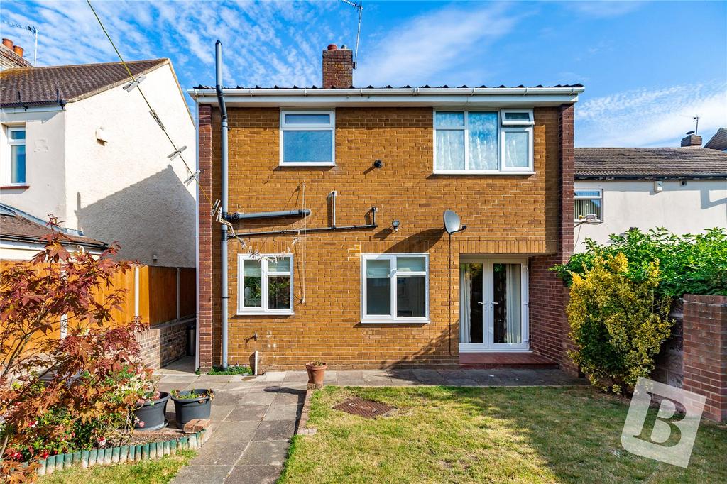 Lower Higham Road, Chalk, Gravesend, Kent, DA12 3 bed detached house for sale £325,000