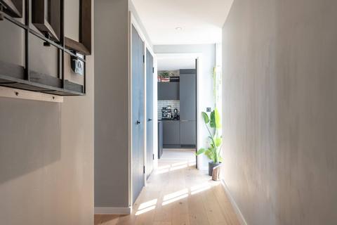 Flat 9, 1a Trenmar Gardens, London, NW10 6FG