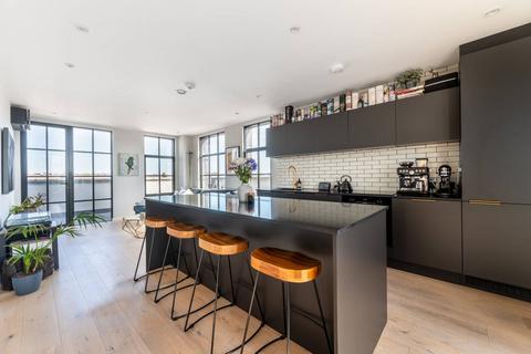 Flat 9, 1a Trenmar Gardens, London, NW10 6FG