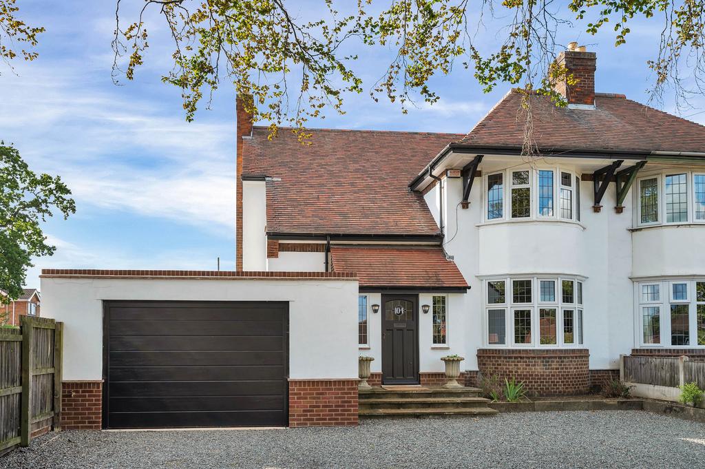Manthorpe Road, Grantham, NG31 3 bed semidetached house for sale £