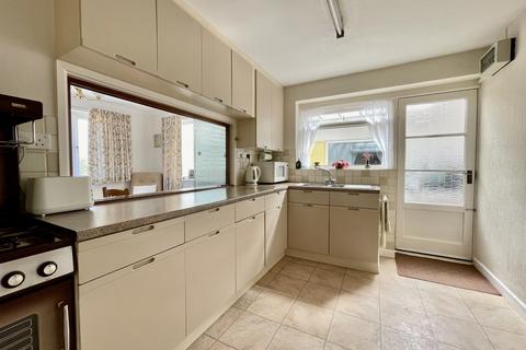 11 Chapel Road, Exeter, EX2 8TB
