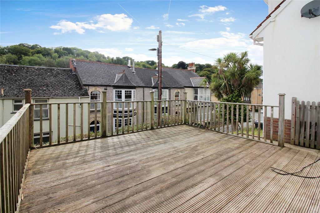 Combe Martin, 3 bed end of terrace house for sale £200,000