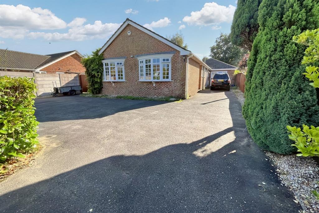 Sturminster Marshall 4 bed detached bungalow for sale £650,000