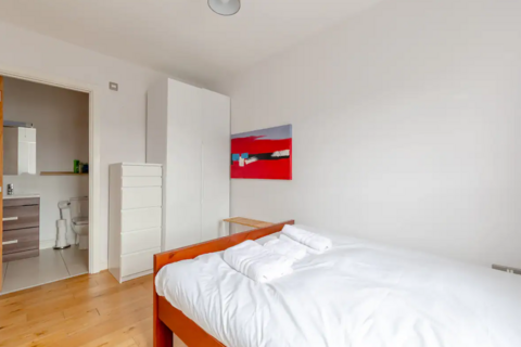 2 bedroom apartment to rent, Hackney Road, London, E2