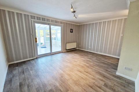 3 bedroom terraced house to rent, Cherrytree Close, Radcliffe-On-Trent, Nottingham, Nottinghamshire, NG12 2GE