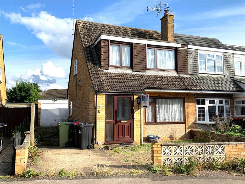 Milton Keynes MK12 3 bed semidetached house for sale £300,000