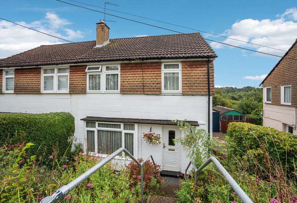 Lynton Road, Chesham, Buckinghamshire 3 bed semidetached house for