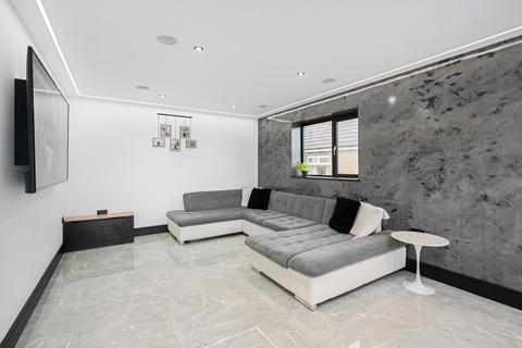 317 Wrotham Road, Istead Rise, Gravesend, DA13 9JH