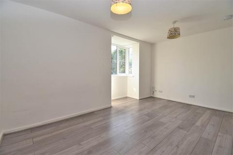 Studio to rent, Knowles Close, Yiewsley, West Drayton, Middlesex, UB7