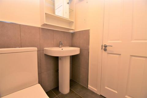 Studio to rent, Knowles Close, Yiewsley, West Drayton, Middlesex, UB7