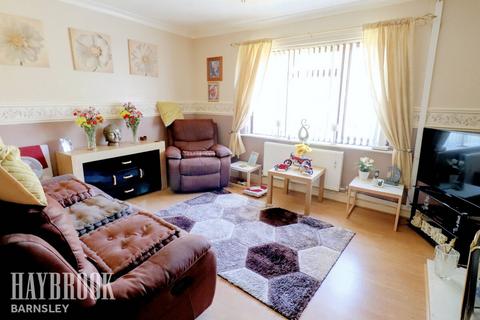 16 Chilwell Close, Barnsley, S71 3NZ