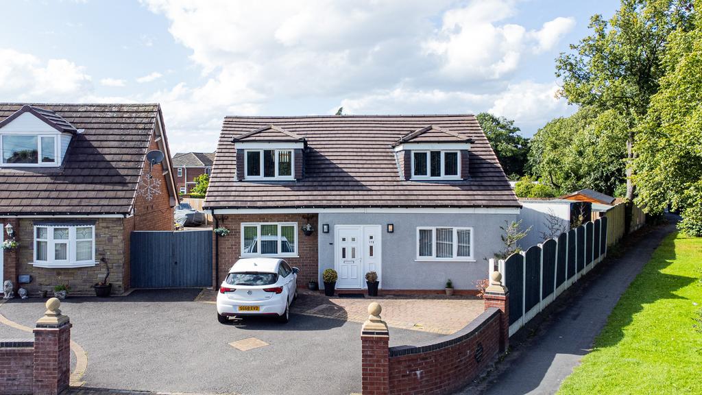 Long Lane South, Middlewich, CW10 3 bed detached house for sale £395,000