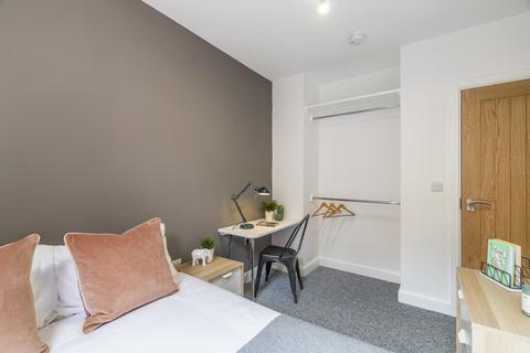 2 bedroom flat to rent,  Winstanley Terrace, Leeds LS6