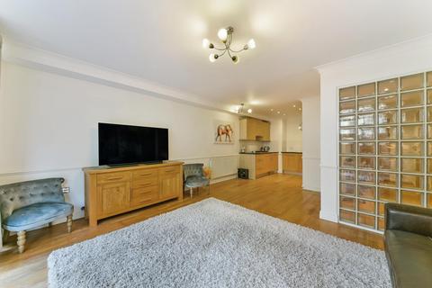 1 bedroom flat for sale, Ferry Lane, Brentford, London, TW8