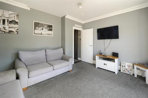 83 Athelstan Road, Faversham, ME13 8QN