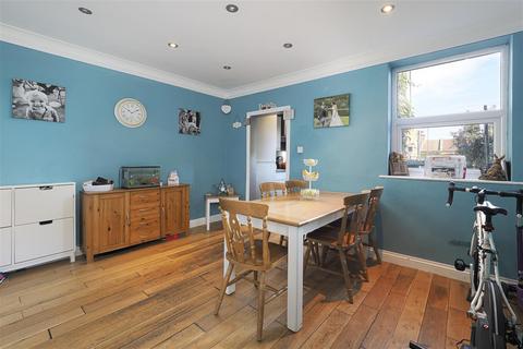 83 Athelstan Road, Faversham, ME13 8QN