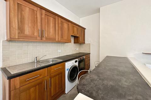 Studio to rent, Lansdown Place, Cheltenham, GL50