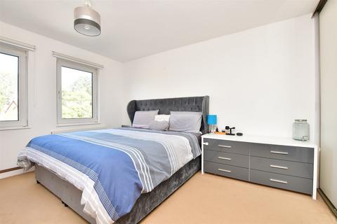 25 Chepstow Close, Crawley, RH10 7XF