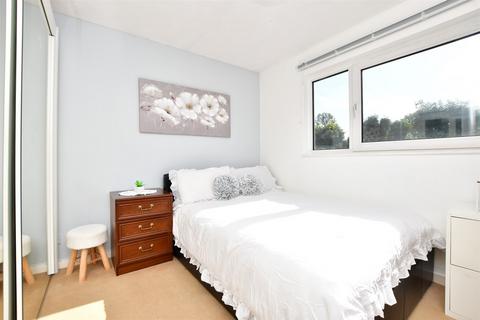 25 Chepstow Close, Crawley, RH10 7XF